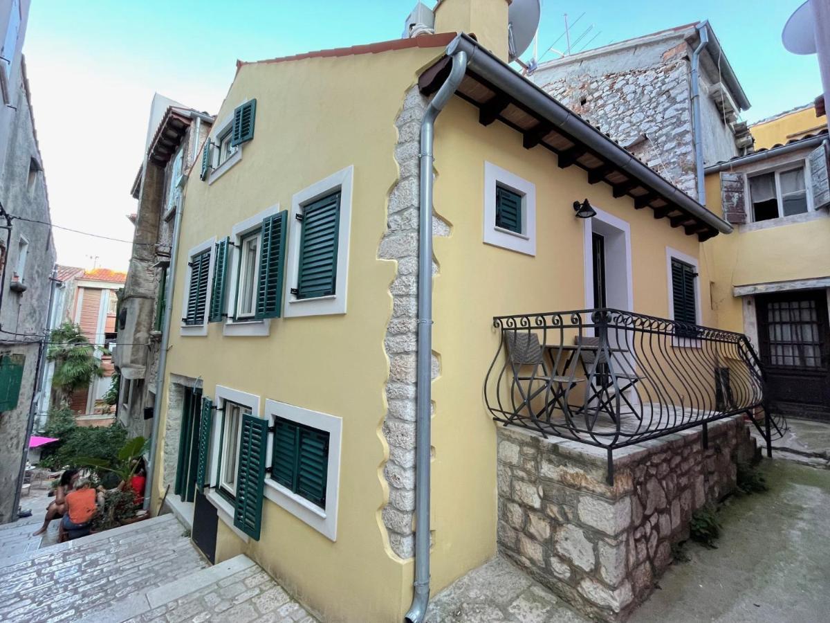 Yellow House Rovinj Exterior photo